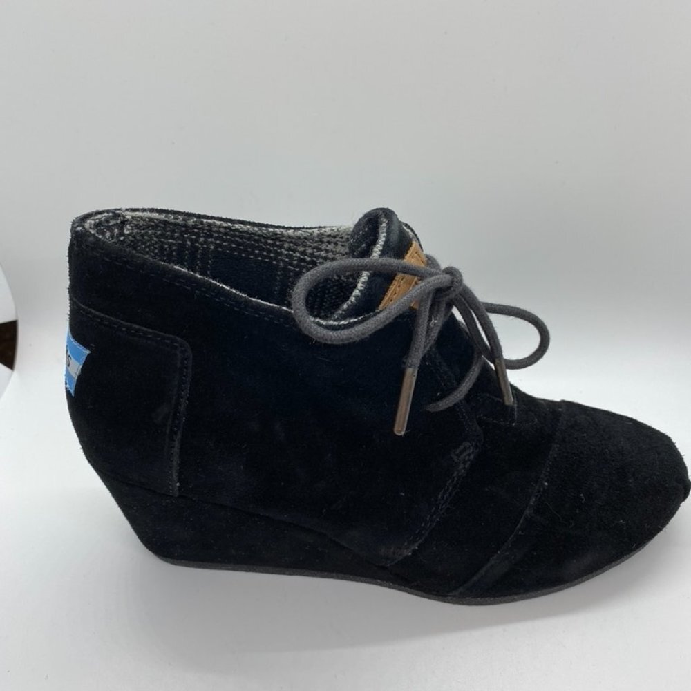 NWOB Toms Suede wedge heel bootie Size 8
